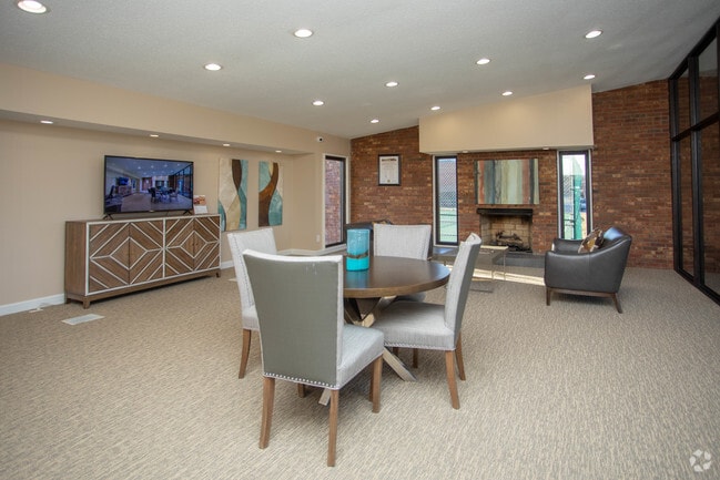 Leasing Center