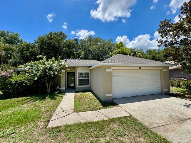 Building Photo - Spacious 3 Bedroom 2 Bath home, close to lake Minneola and Downtown Clermont