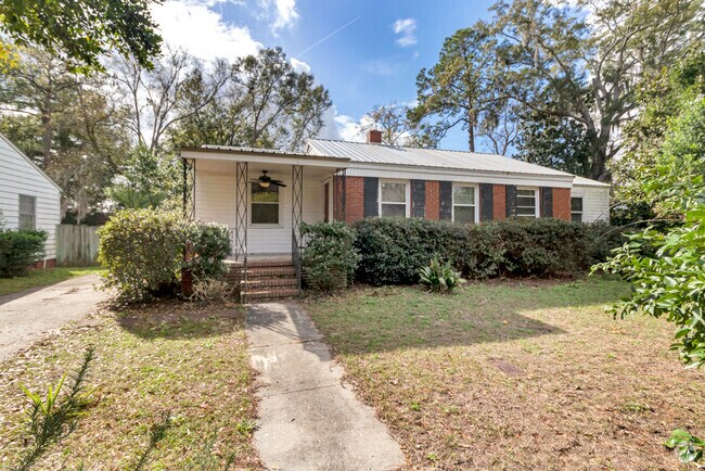 Building Photo - 23 N Parkwood Dr Rental