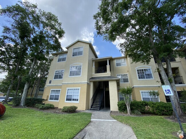Building Photo - 2586 Robert Trent Jones Dr Rental