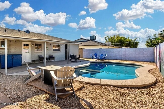 Photo - 1412 W 7th Pl