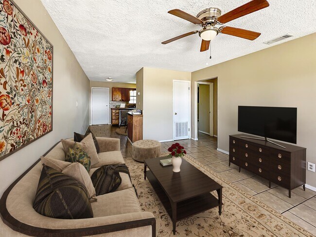 Photo - 1601 University Parkway