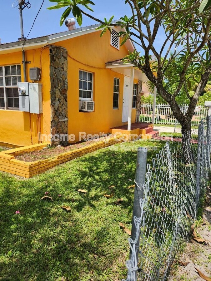 Photo - 2257 NW 82nd St Casa