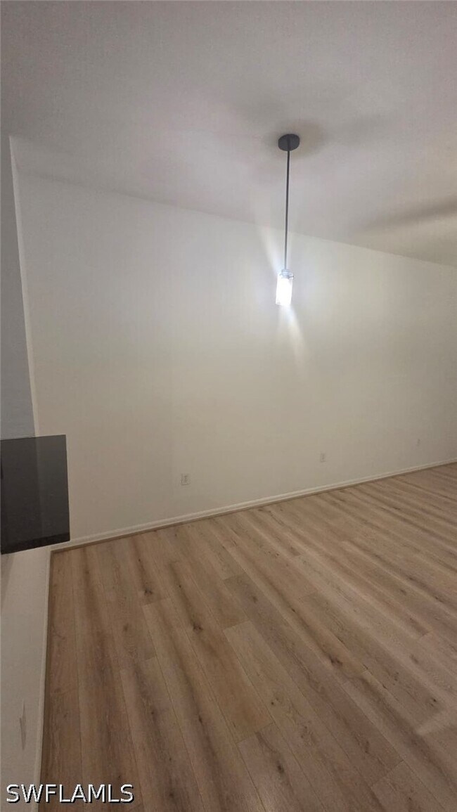 Building Photo - 3642 Pine Oak Cir
