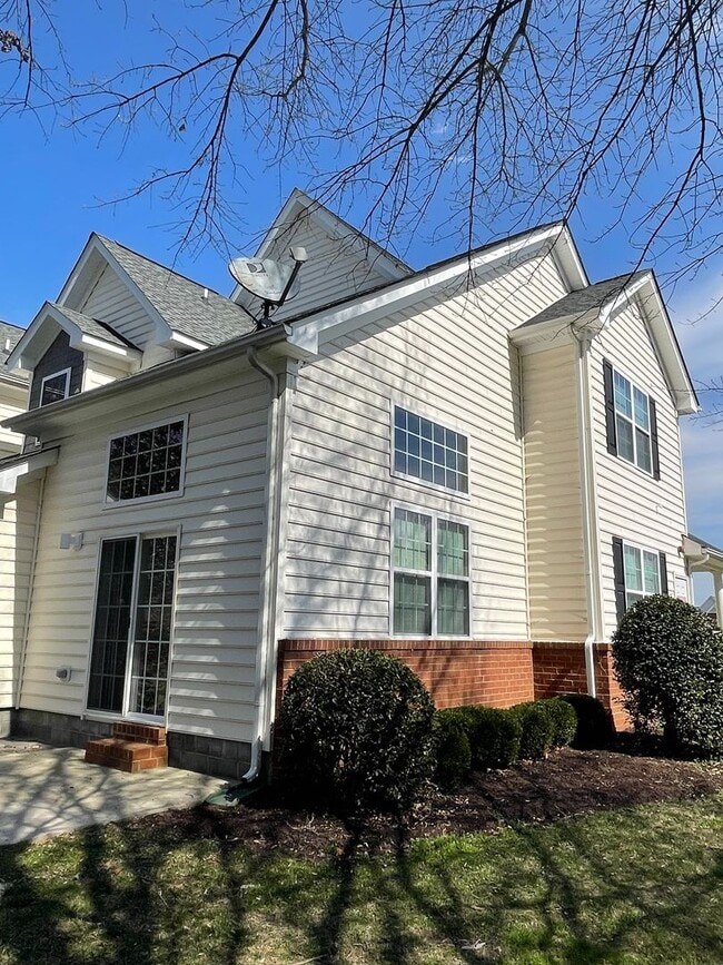 Photo - 1201 Rustads Cir