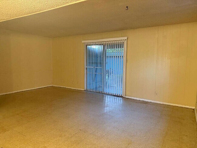 Photo - 504 W Byrd Blvd