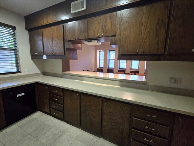 Photo - 3231 Hemingway Dr