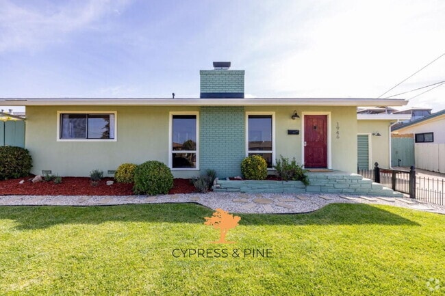 Building Photo - "Charming 3-Bedroom Coastal Retreat on Yos... Rental