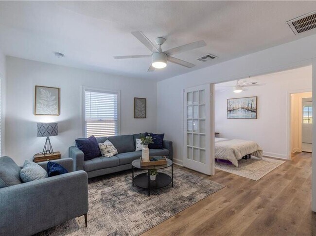 Photo - 906 Capitol Ct Unidad B