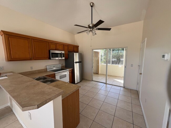 Photo - 2/2 in Warm Mineral Springs