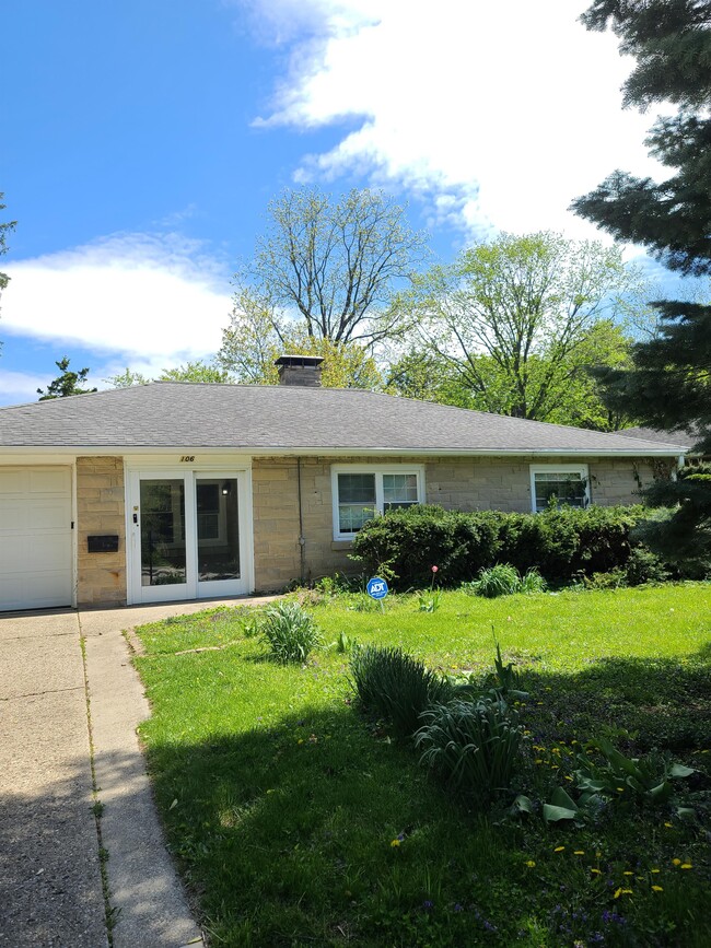 Photo - 106 Elmwood Dr House