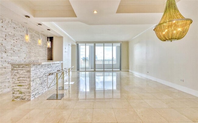 Photo - 848 Brickell Key Dr Unidad 306