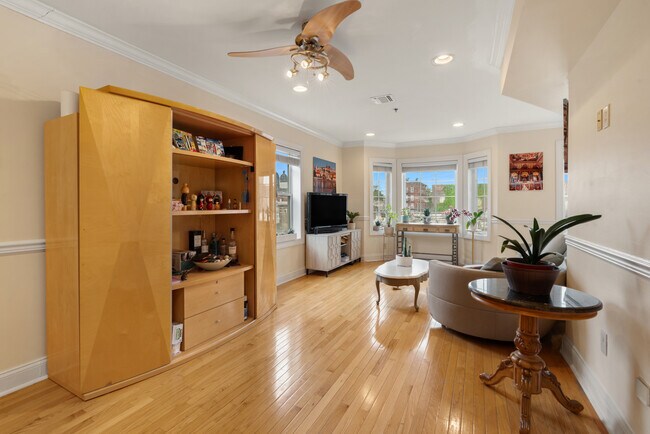 Photo - 726 23rd St Unit B2