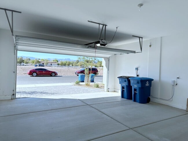 Photo - 4bd/2.5bath Single Family Home