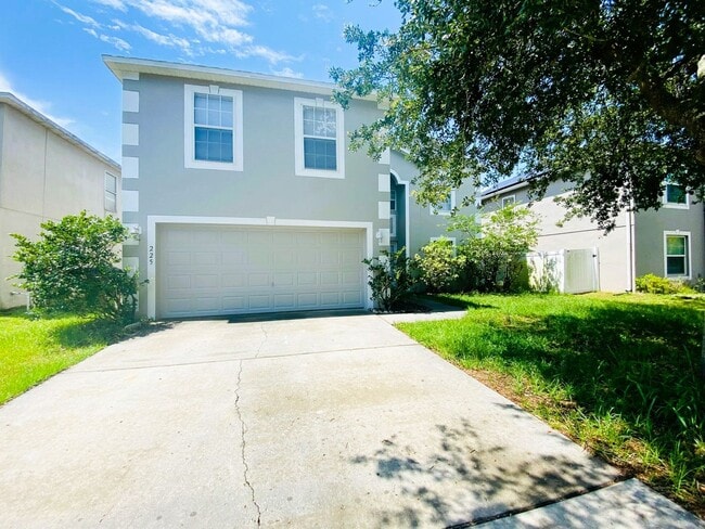 Beautiful 2 story home 5/2.5 now available... - Beautiful 2 story home 5/2.5 now available...