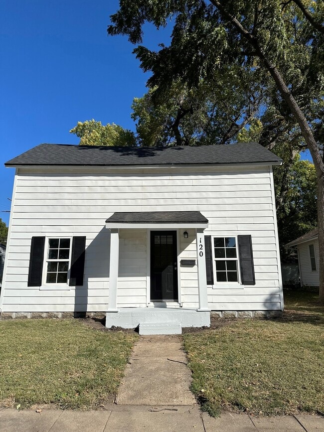 Photo - 120 S 4th St