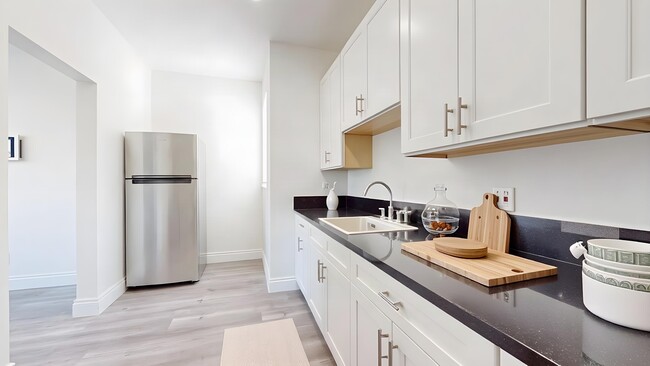 2318 W Jefferson Blvd Unit A