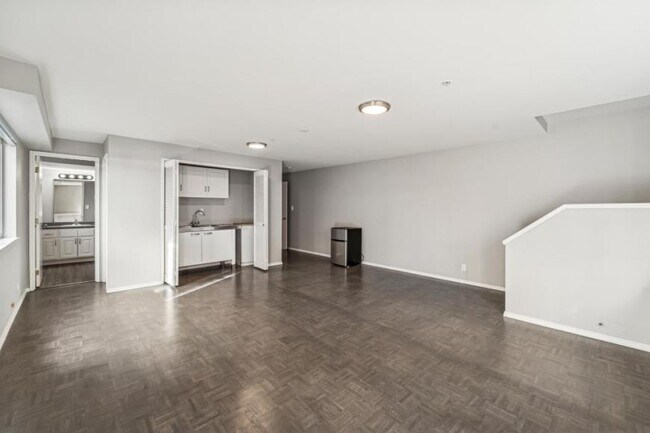 Photo - 3 bedroom in Seattle WA 98103