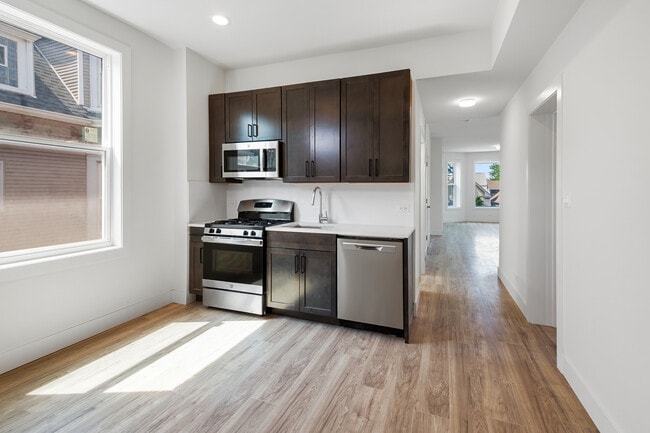 Photo - 1921 W Summerdale Ave Unit 2F