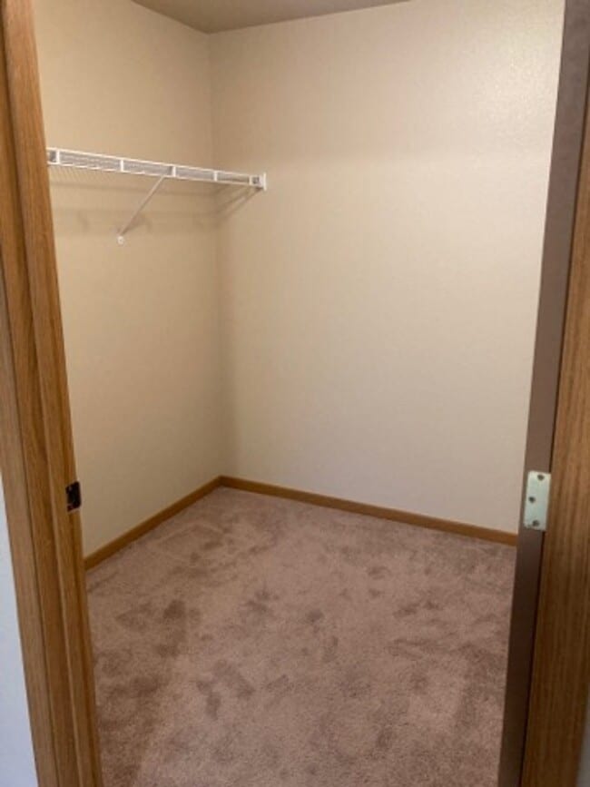 Photo - Spacious 1 Bed 1 Bath with Laundry in Unit! Unit 940-204