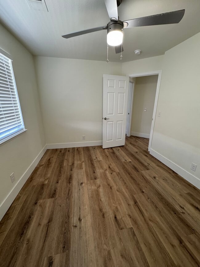 Building Photo - 1024 Michelle Ct