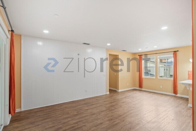 Photo - 1210 Coyote Creek Way