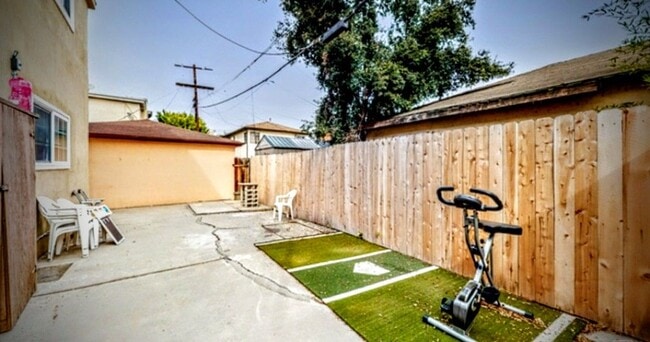 Building Photo - 3740 Veteran Ave