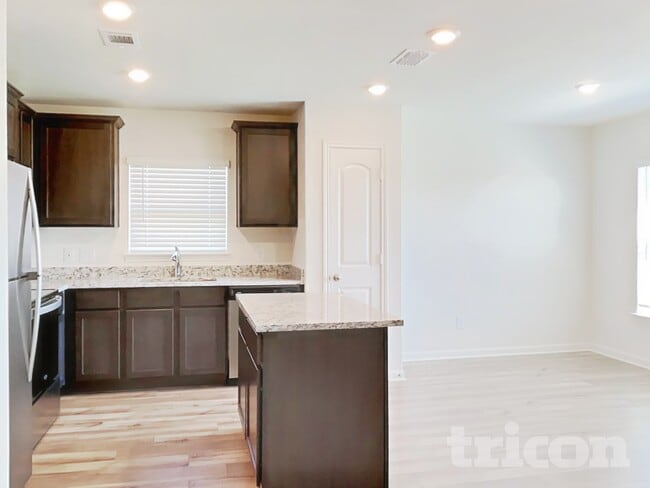 Photo - 123 Switchback Hl Rd