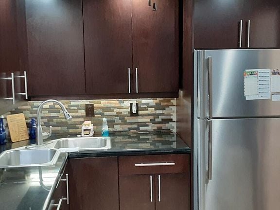 KITCHEN - 608 NW 13th St Unit 37