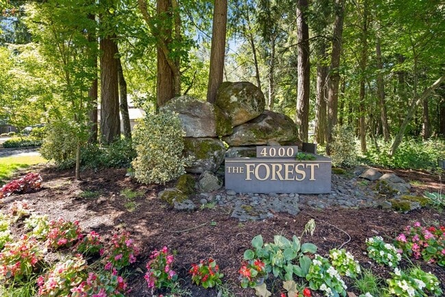 Photo - Stylish Lake Oswego 1 Bedroom Condo with Loft — Walk to Shops & Parks