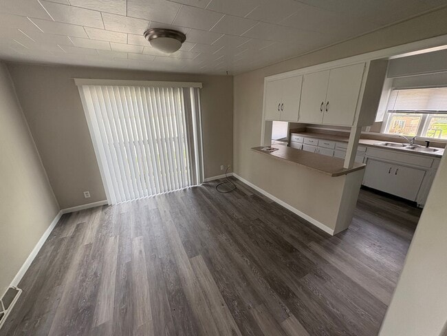 Building Photo - 920 W 2nd St Unit 1 Rental