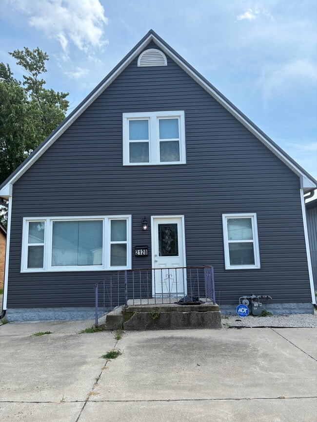 Photo - 2128 N Grand Ave E