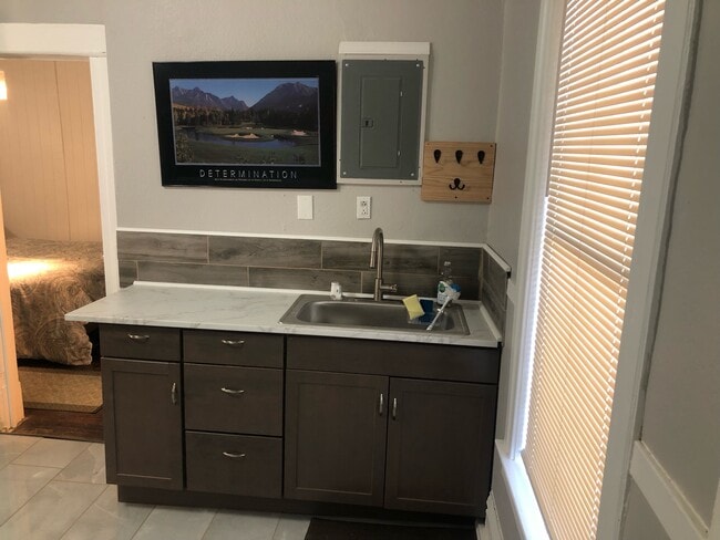 Kitchen - 106 7th St Unit 2
