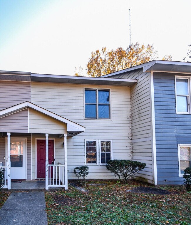 Photo - 2 Bedroom 1.5 Bathroom Townhome- Small Dogs Okay