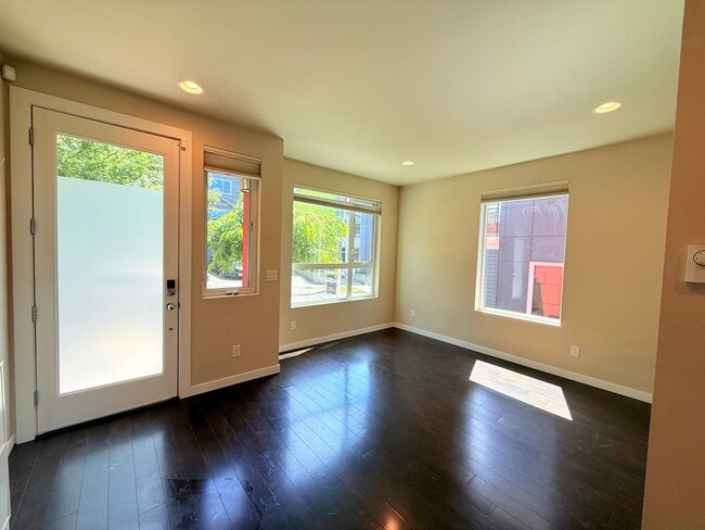 Photo - Mount Baker/Columbia City Townhouse