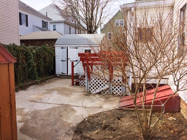 Photo - 75 Gardena St