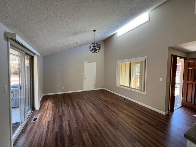 Photo - Beautiful Newly Renovated 3 Bedroom Home