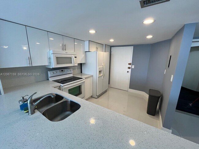Photo - 1351 NE Miami Gardens Dr Unit 422E