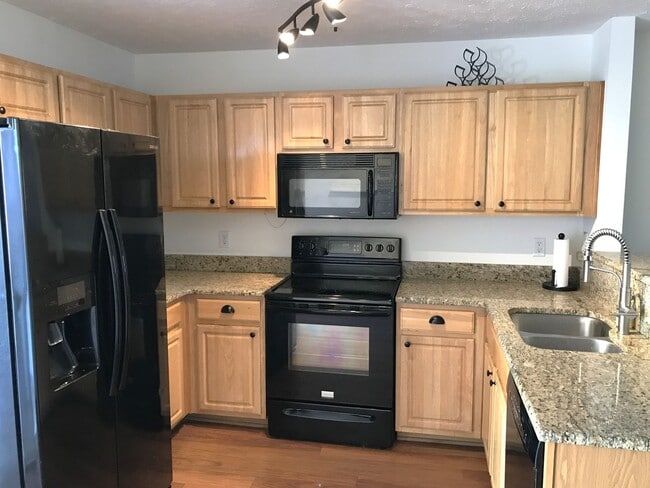 Photo - 2 Bedroom Townhome Near Lenox Village!