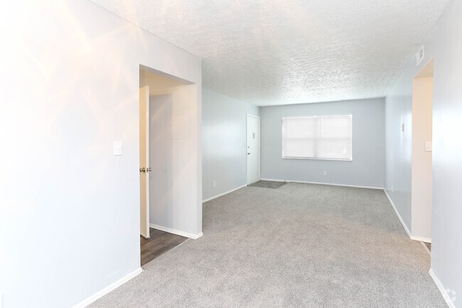 2BR, 1BA - 825 SF - Living Room - Kensington