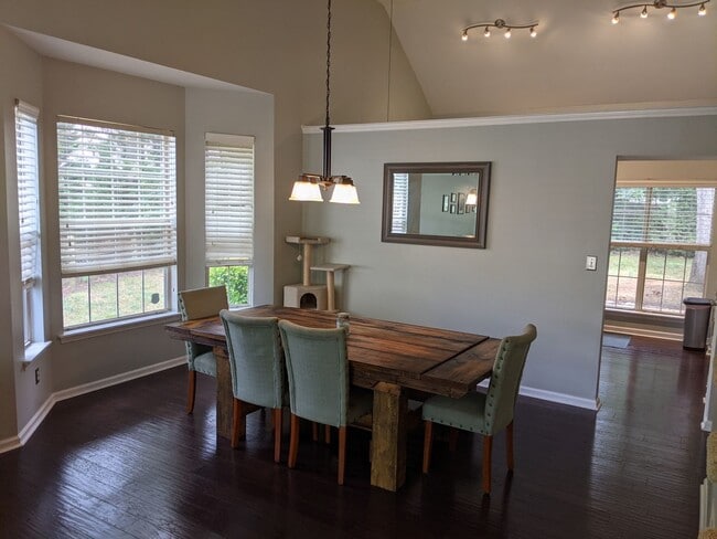 Photo - 3 bed 2.5 bath, Walk to Blakeney