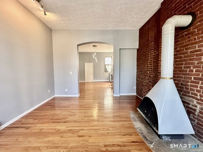 Photo - 46 Warren St