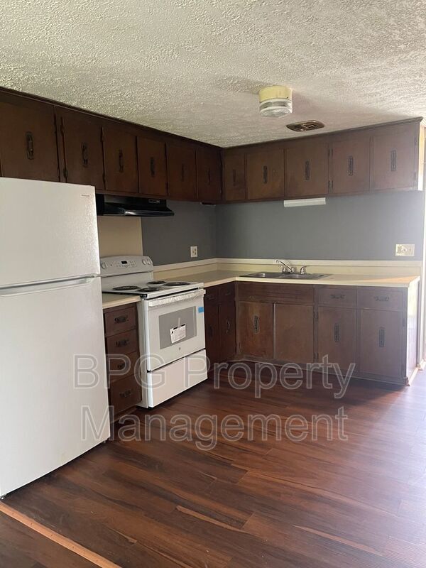 Building Photo - 123 Circle Dr Unit 28