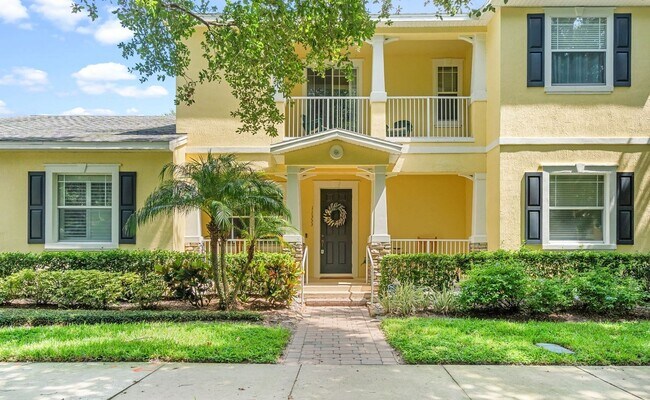 Building Photo - Stylish Townhome Available Now!