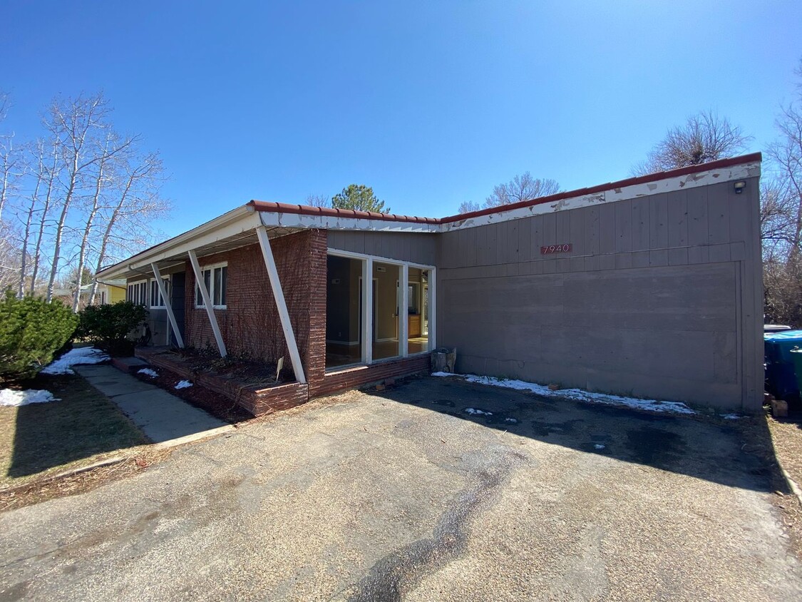 Great 3 BED/1 BATH home in walking distanc... - Great 3 BED/1 BATH home in walking distanc...