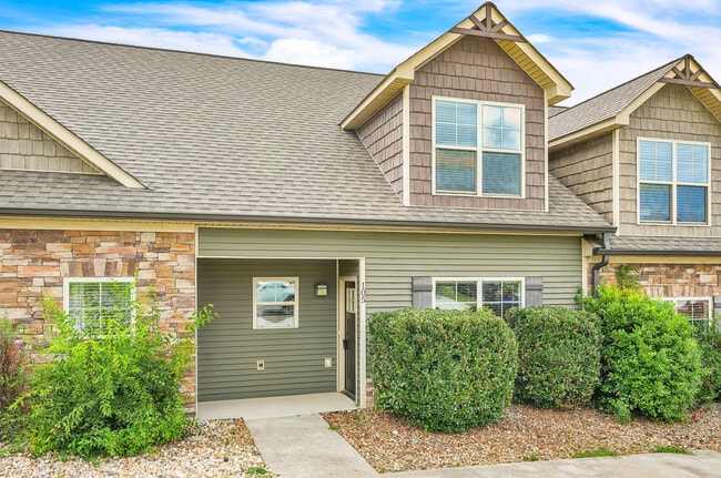 Photo - 105 Belle Chase Wy NE Townhome