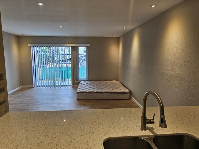 Photo - 2822 S Bartell Dr Unit 5