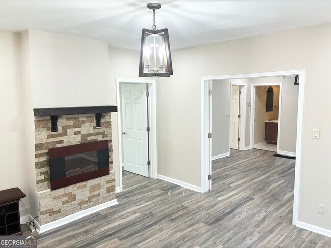 Photo - 1097 Fortress Ave SW