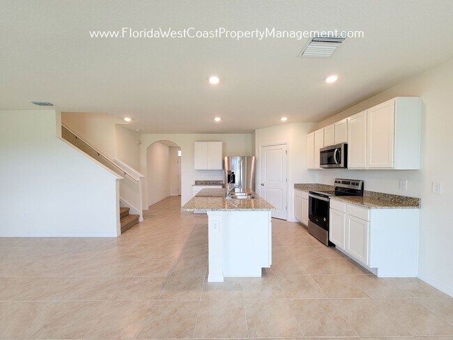 Photo - 5 BEDROOM- 3 BATH PLUS FLEX SPACE! OUTSTANDING SOLERA LAKEWOOD RANCH!