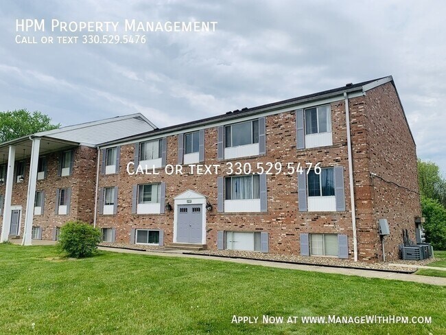 Building Photo - 4225 Middlebranch Ave NE Unit 4